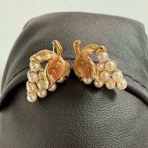 Vintage Gold Tone Grape Cluster Studs